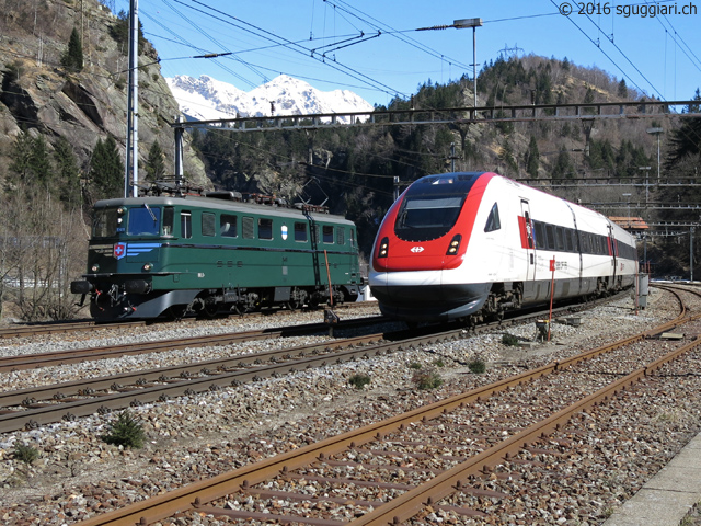 SBB Ae 6/6 11411 'Zug' e RABDe 500 020-3 (ICN) 